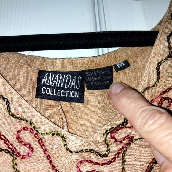 Amanda's Collection NWT Dress Tunic Sz Medium Embroidered 100% Rayon Tan - Picture 2 of 9